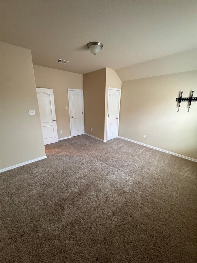 Building Photo - 914 Emory Stable Dr