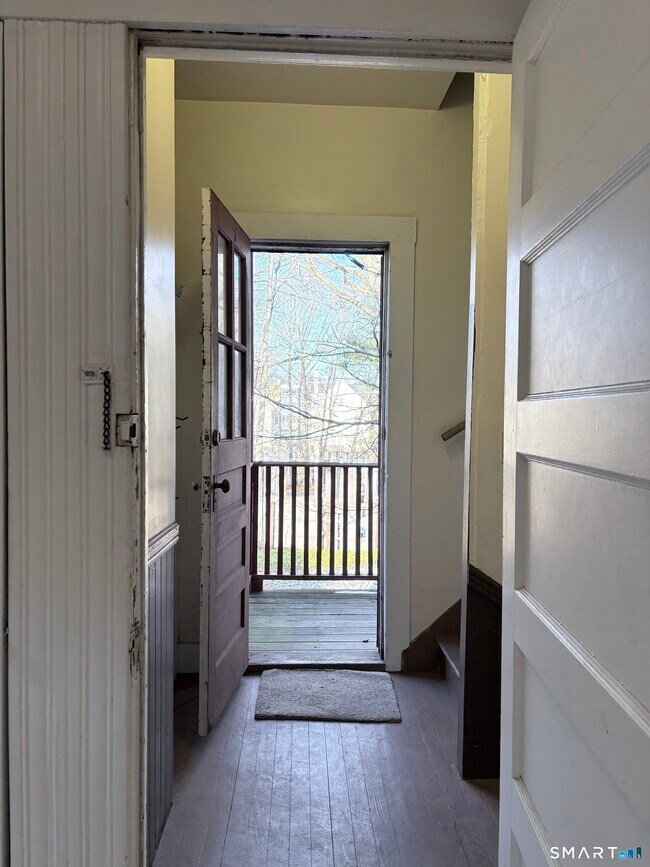 Building Photo - 787 Elm St