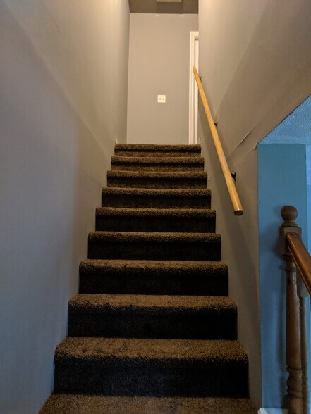 Building Photo - 357 Braeside Ave