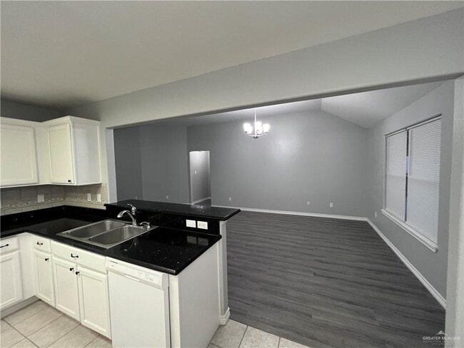 Building Photo - 3308 San Benito St