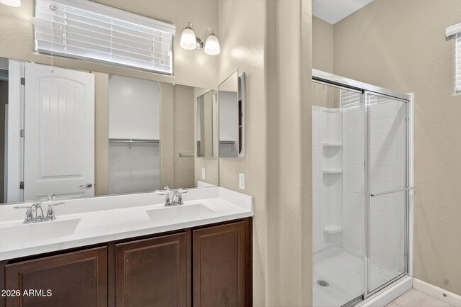 Building Photo - 1367 S Country Club Dr