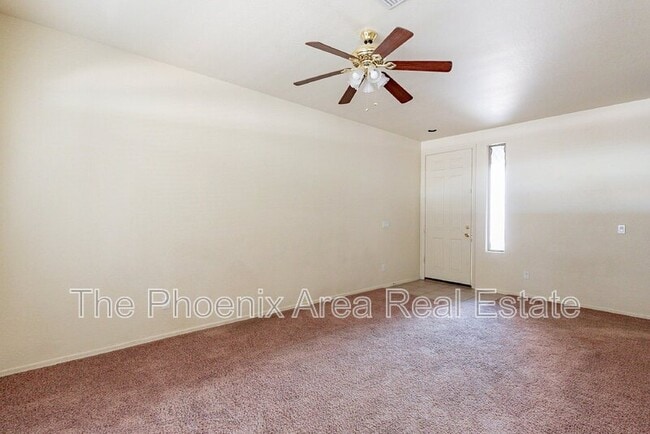 Building Photo - 2600 E Springfield Pl
