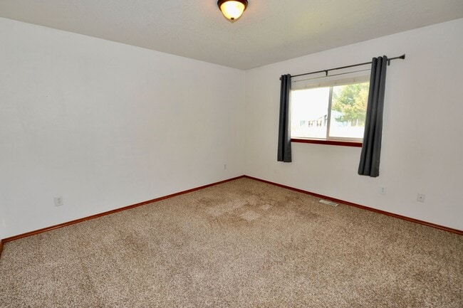 Building Photo - 7682 N Joanna Dr