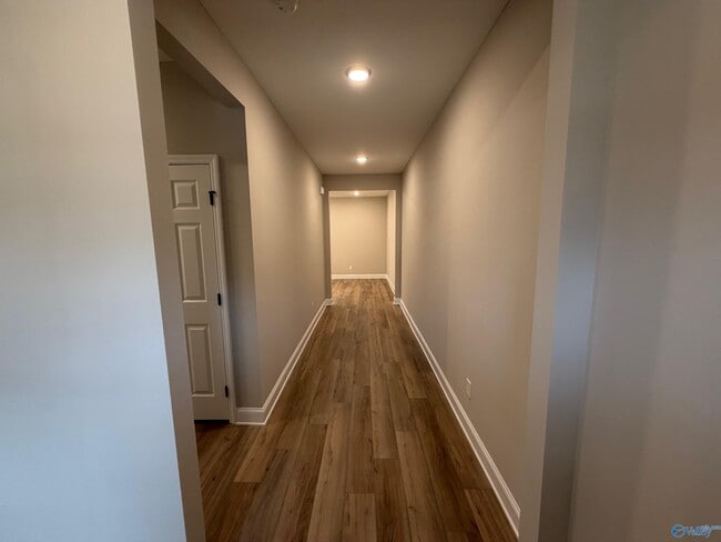 Building Photo - 433 Lando Cain Rd