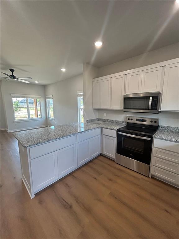 Building Photo - 623 Cosmos St