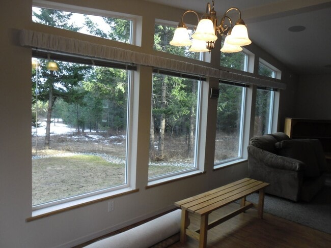 Building Photo - 274 Horseshoe Lake Rd