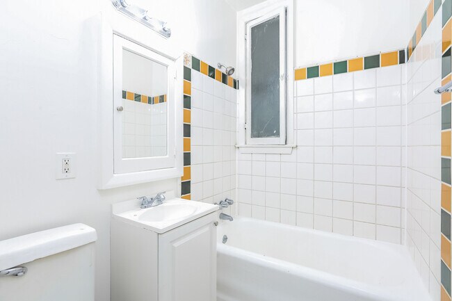 Building Photo - 21 Westminster Ave