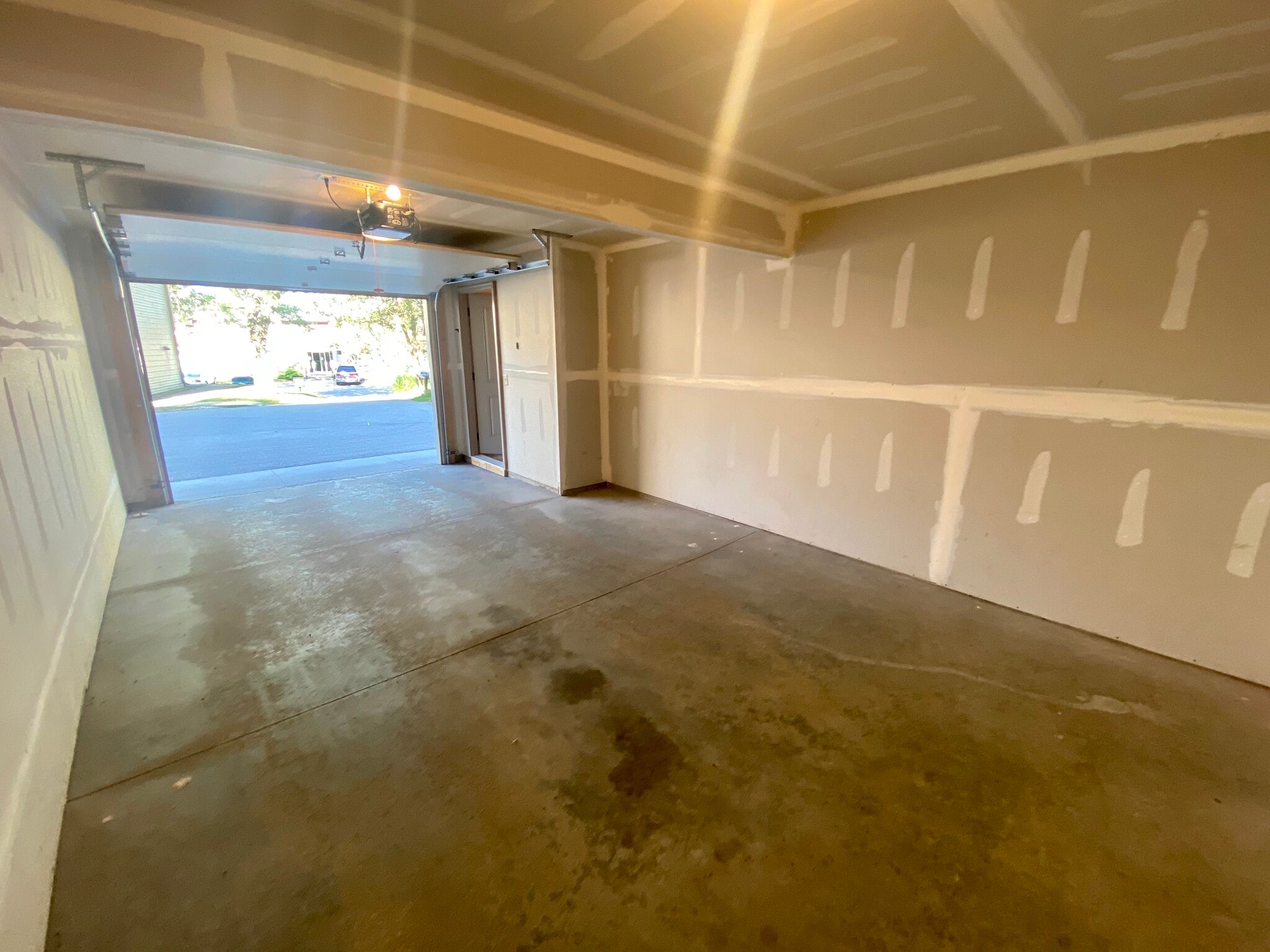 Building Photo - 3809 Cliffside Dr