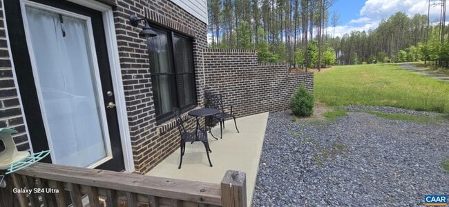 Building Photo - 185 Country Hl Ln