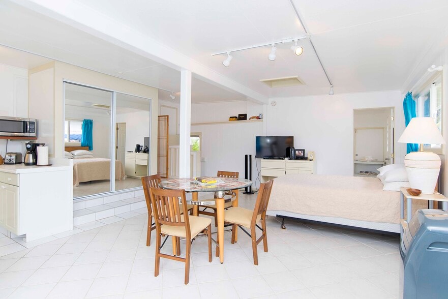 Building Photo - 1153 Kina St