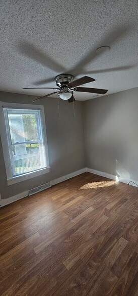 Building Photo - 1040 East Dr