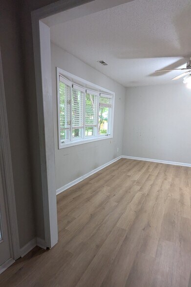 Building Photo - 55 Candytuff Ln