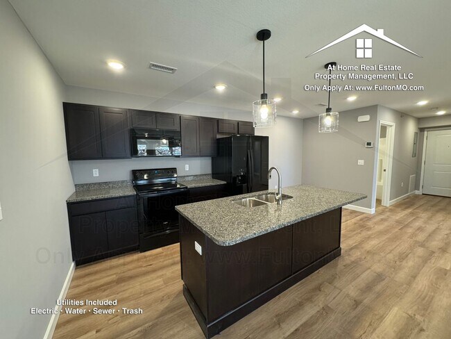 Building Photo - 2610 N Bluff St