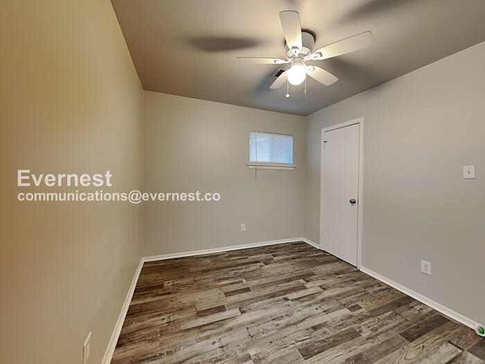 Building Photo - 5242 Grace Point Ln