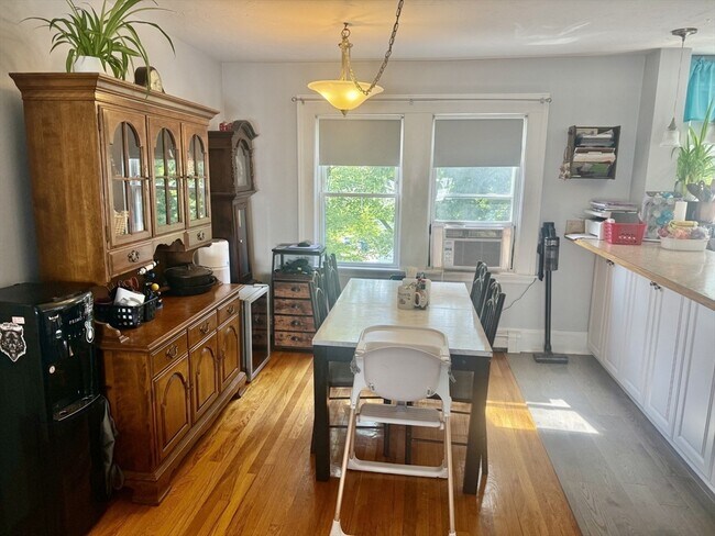 Building Photo - 55 Storrs Ave