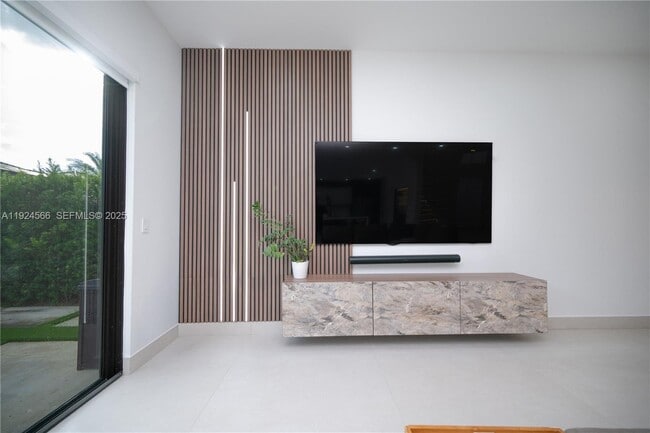 Building Photo - 8842 NW 161st Terrace