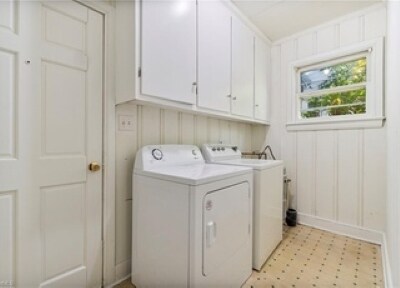 Building Photo - 9 Hawthorne Ln