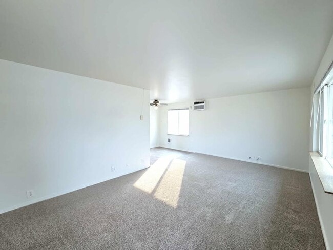 Building Photo - Two Bedrooms & One Bathroom Home $100.00 o...