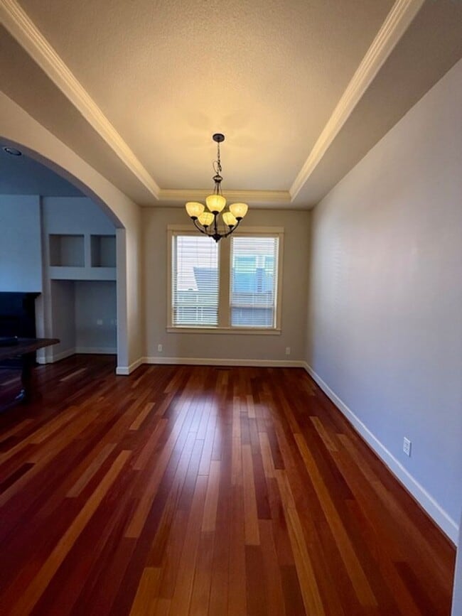 Building Photo - Stunning 4-Bedroom Aspen Rim Home in Bend!