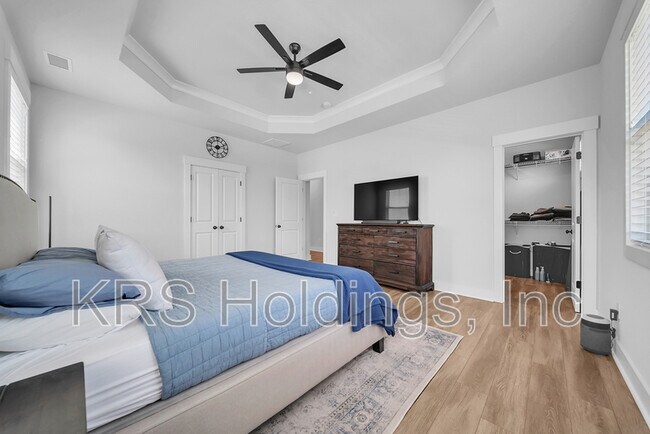 Building Photo - 629 Hayes Dr