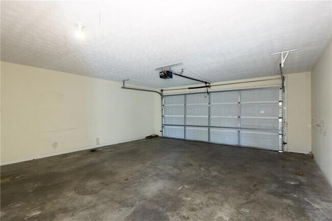 Building Photo - 141 Brownsmill Dr