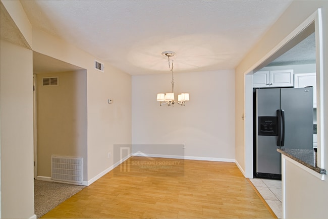 Building Photo - 1102 Augusta Dr