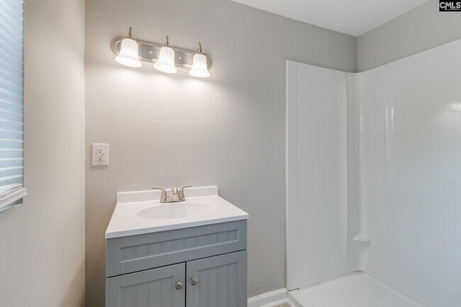 Building Photo - 6536 Shakespeare Rd