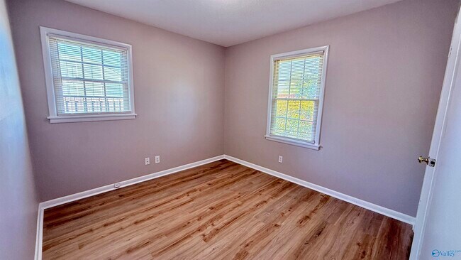 Building Photo - 105 Superior Ave SE