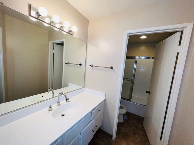 Building Photo - Beautiful 3 Bedroom Condo in Yorba Linda