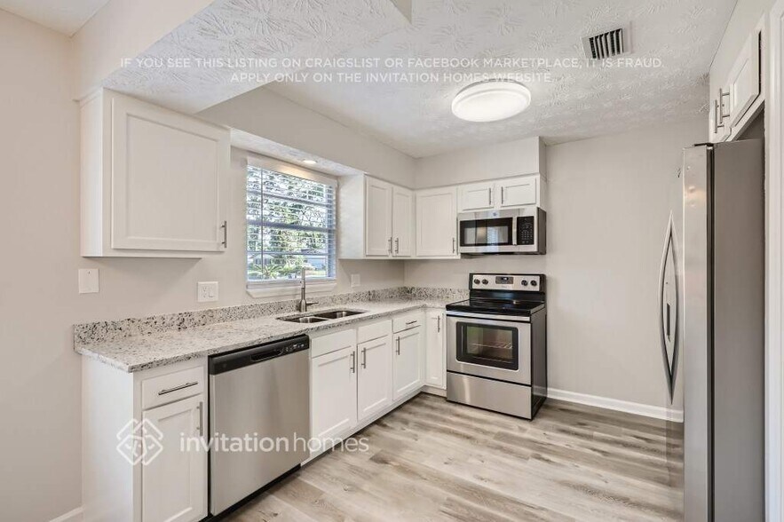 Building Photo - 2817 Paces Ferry Rd W