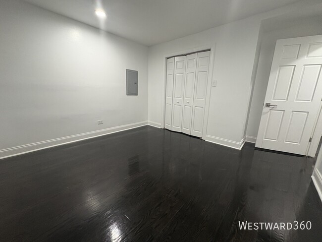 Building Photo - Luxury 2BR Apt in Calumet City – High-End ...