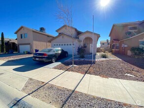 Building Photo - East El Paso 3 bed Refrig A/C with Bonus L...