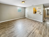 Building Photo - 321 Robinson Ave