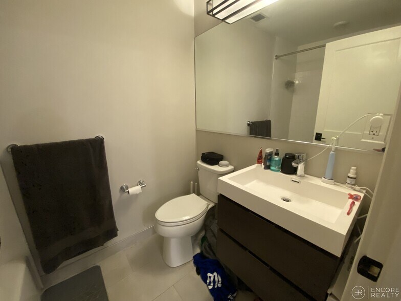 Building Photo - 1 Everett St