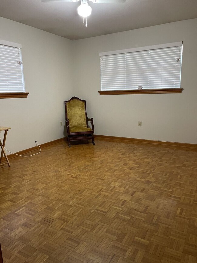 Building Photo - Home for RENT in North Baton Rouge