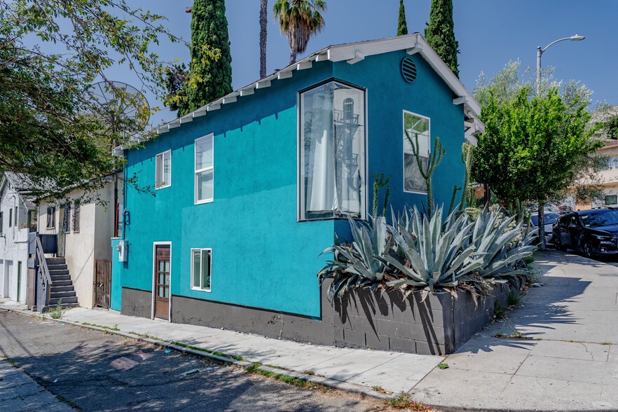 Building Photo - 3210 Descanso Dr