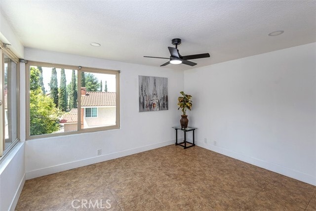 Building Photo - 1250 Kinglake Dr