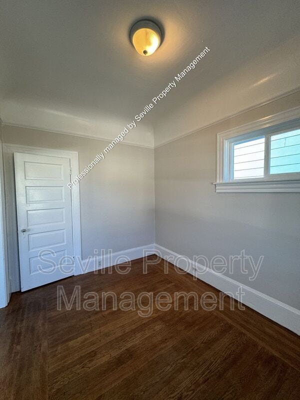 Building Photo - 6525 Herzog St