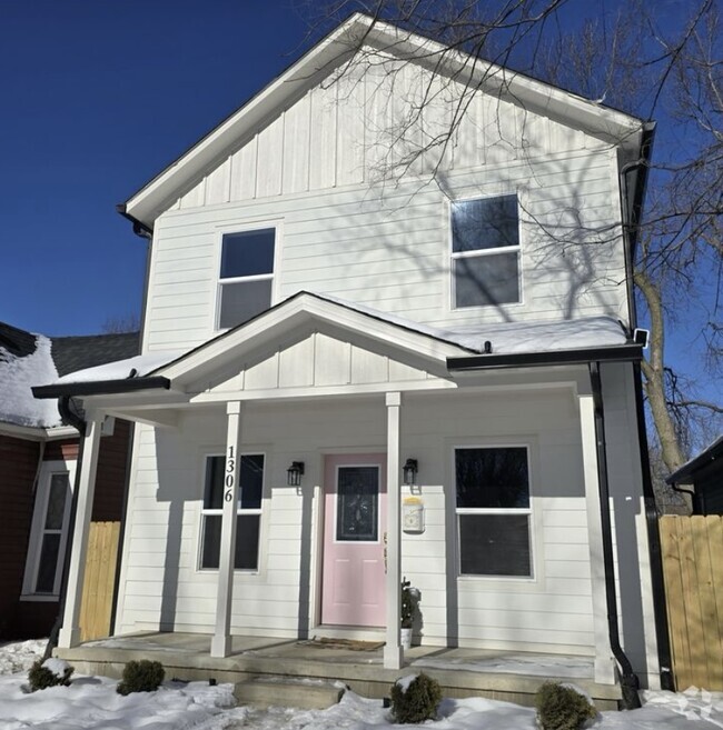 Building Photo - 1306 E Minnesota St