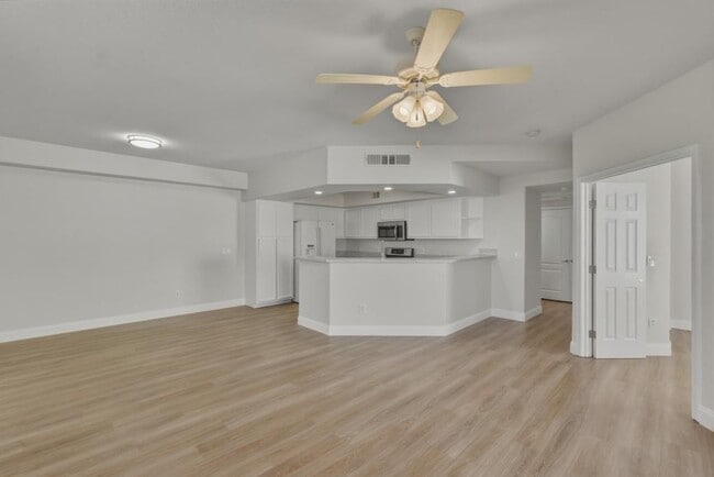 Building Photo - 6800 Dorita Ave