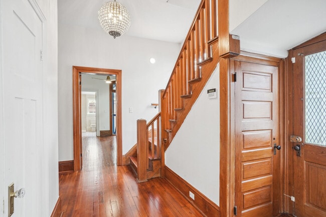 Building Photo - 507-09 Short St