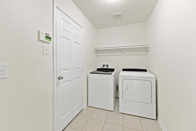 Building Photo - 10091 Cimarron Canyon Ln