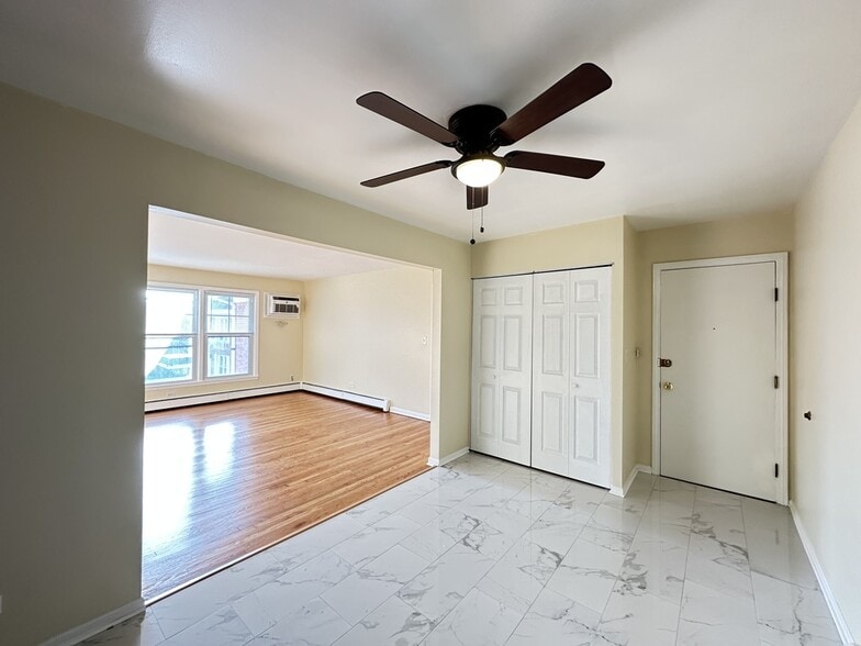 Building Photo - 627 N Lincoln Ave