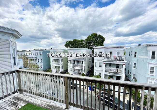 Building Photo - 26 Taft St