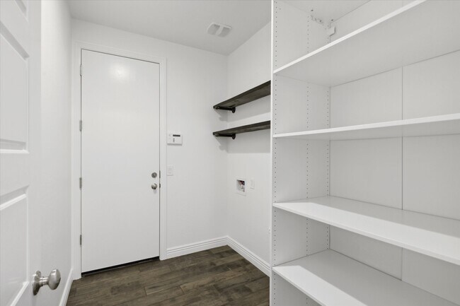 Building Photo - 4713 S Aileron Ln