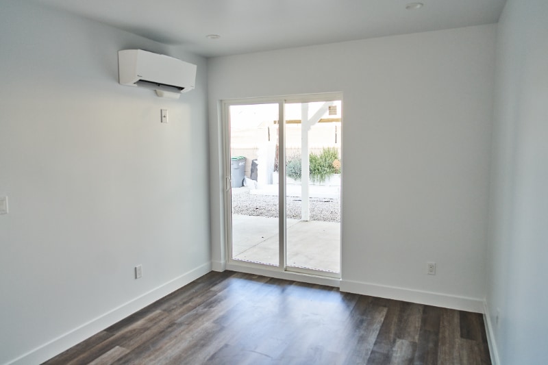 Building Photo - 606 E Realty St