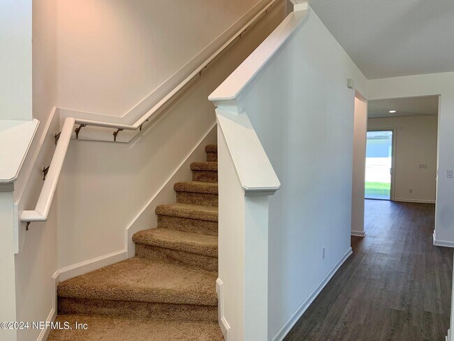 Building Photo - 810 Laurel Valley Dr