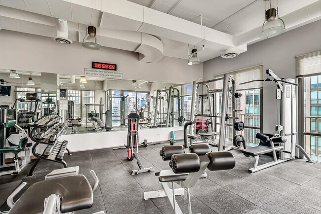 Building Photo - 2 E Erie St