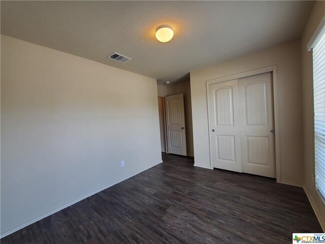 Building Photo - 1536 Gateshead Dr