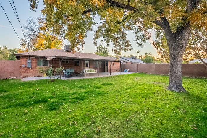 Building Photo - 1540 W Berridge Ln